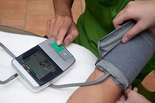 Sử dụng máy đo huyết áp tại nhà – Việc không khó!.jpg